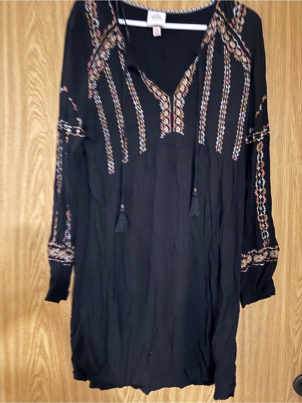 Knox Rose Black Embroidered Long Sleeve Tunic Dress